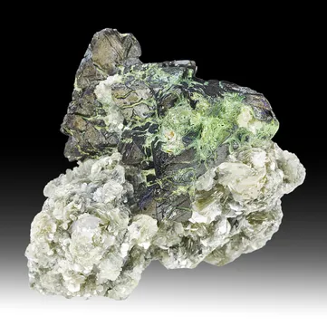 Muscovite from Mount Xuebaoding, Ngawa Autonomous Prefecture, China