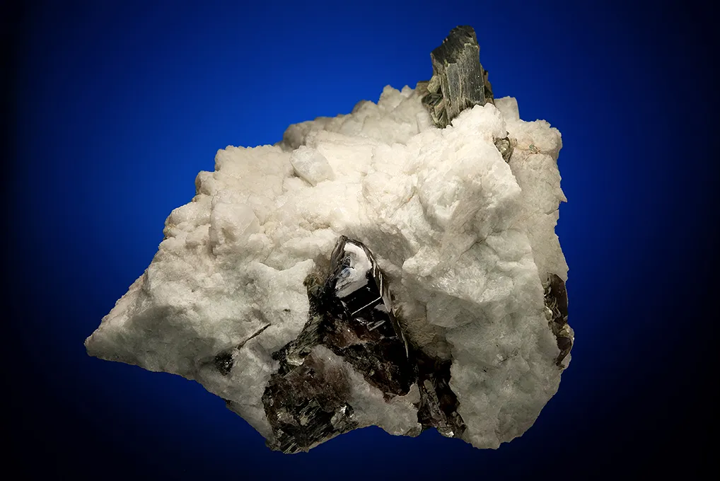 Muscovite on Albite - image 3