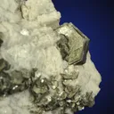 Muscovite on Albite - image 7