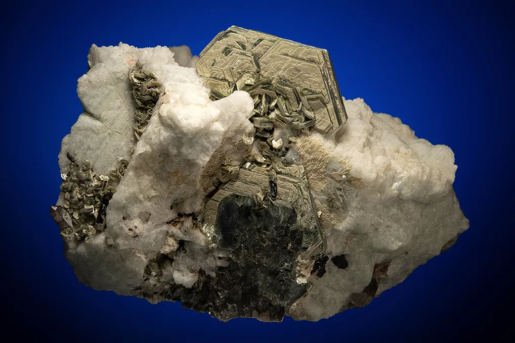 Muscovite on Albite - image 4