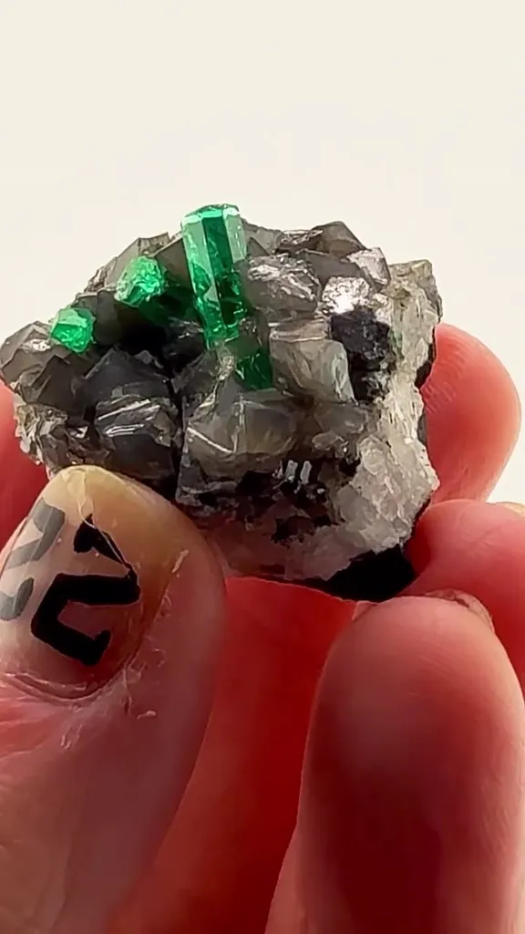 MUZO Emerald MAGIC — GREEN FIRE IN THE MATRIX image