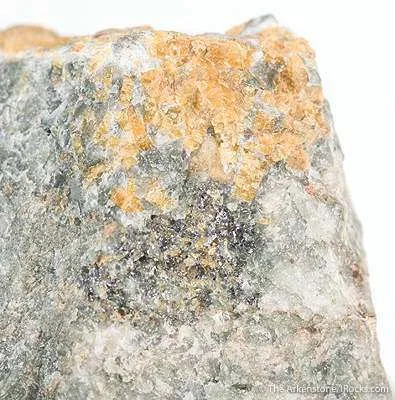Narsarsukite image
