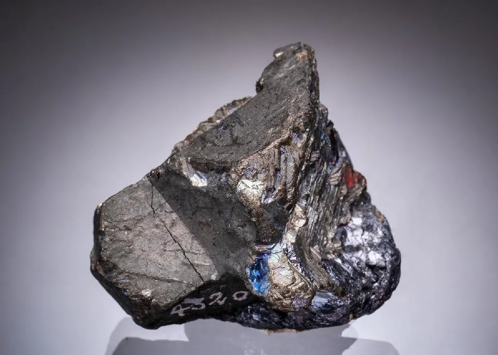 NATIVE Bismuth with Molybdenite image