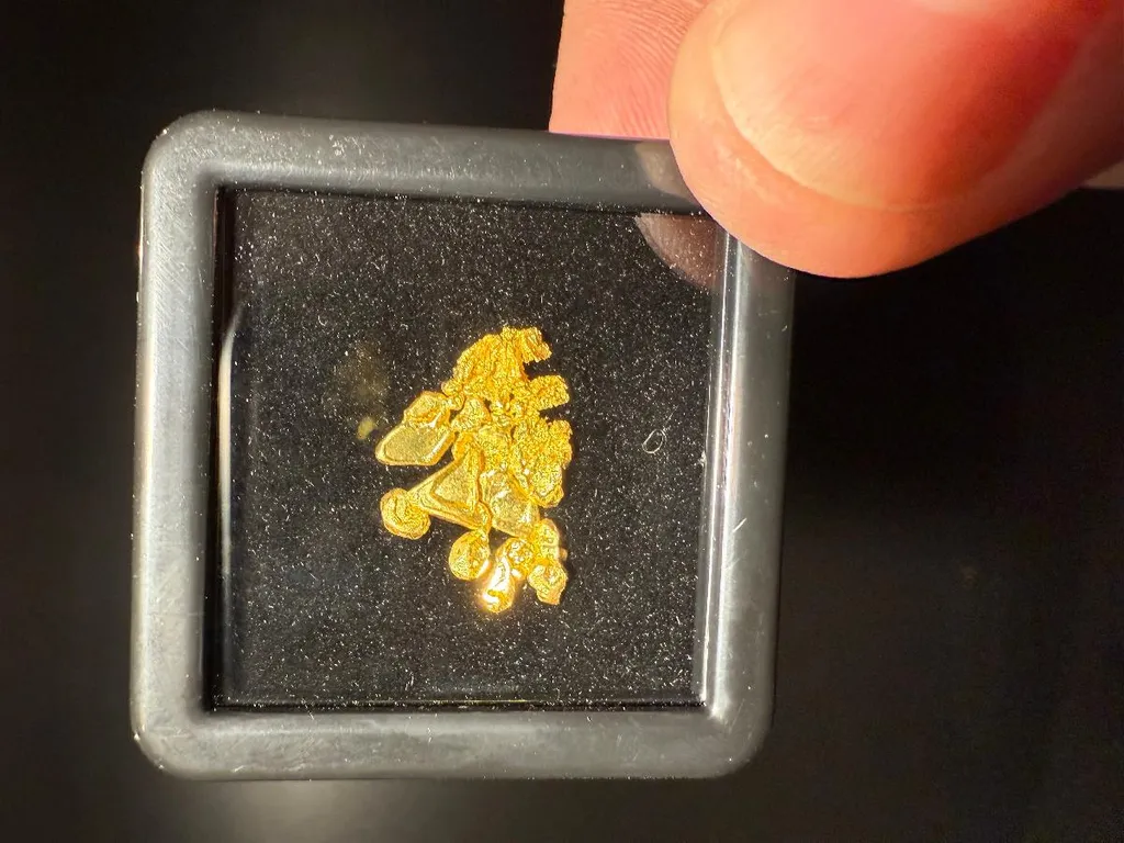 NATIVE Gold image