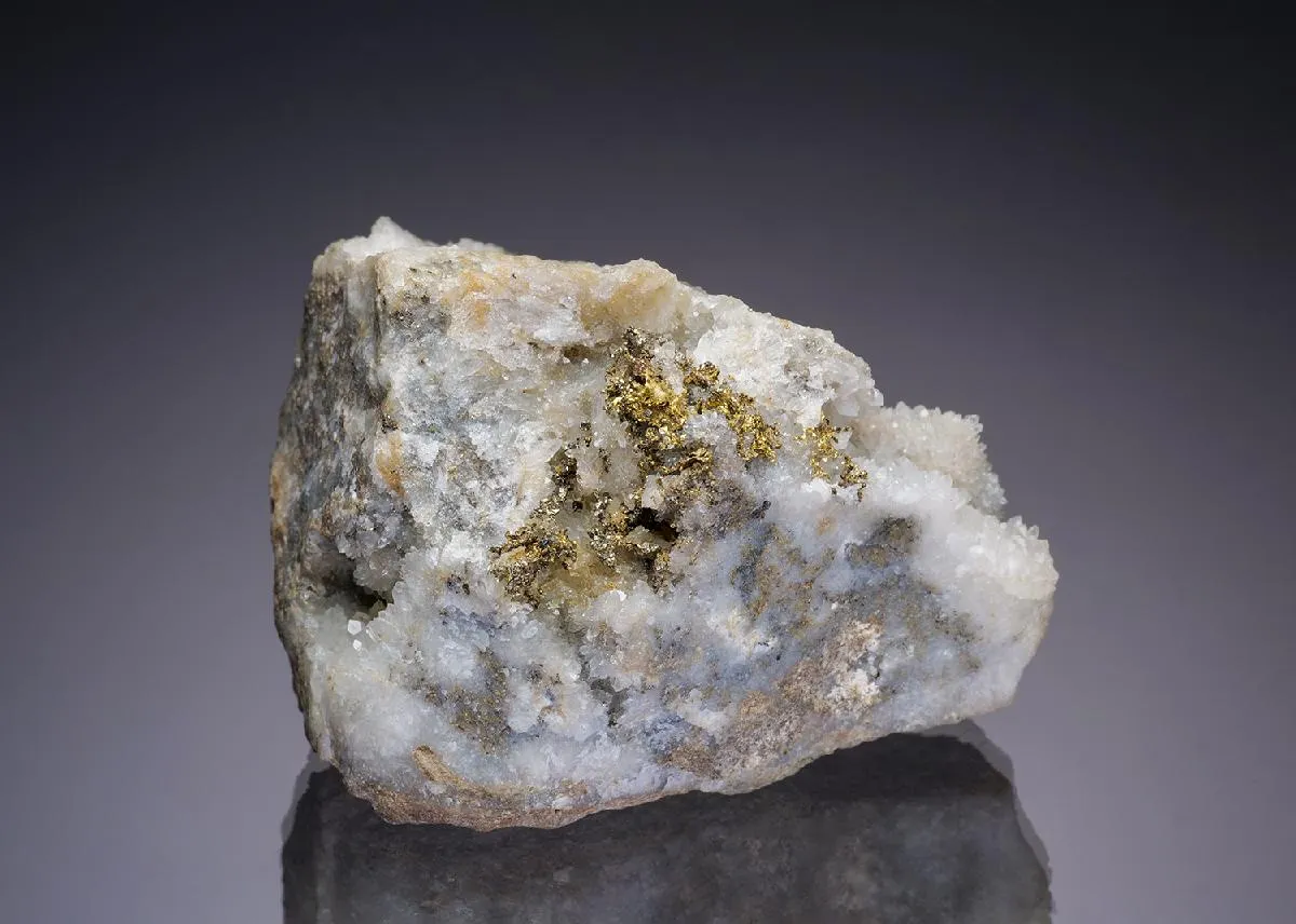 NATIVE Gold - image 1