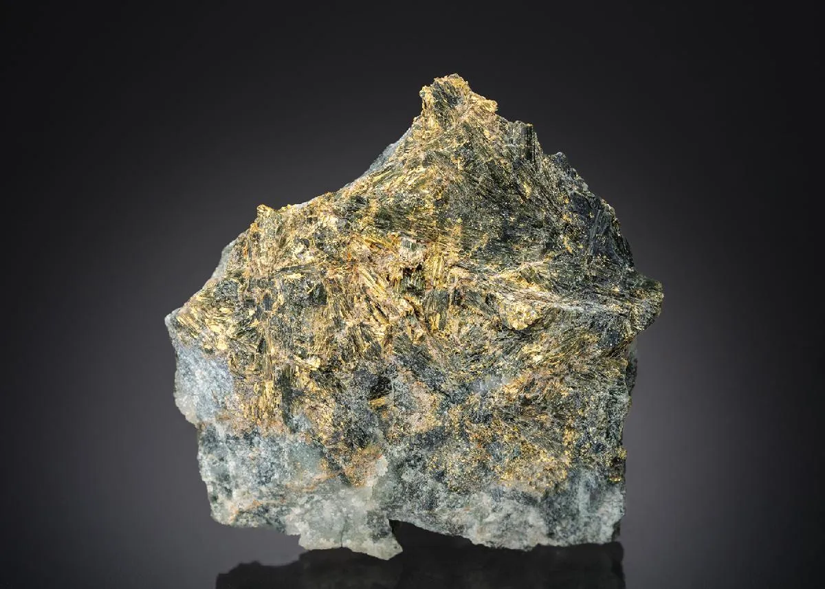 NATIVE Gold - image 1