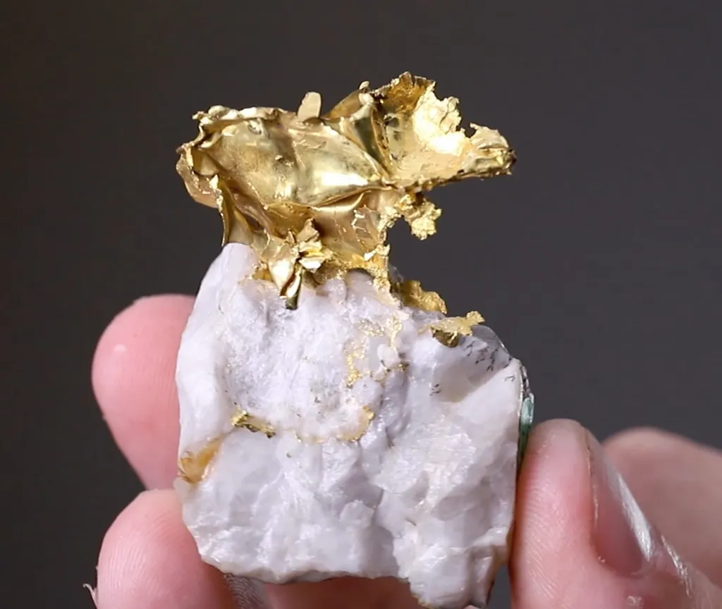 NATIVE Gold - image 2