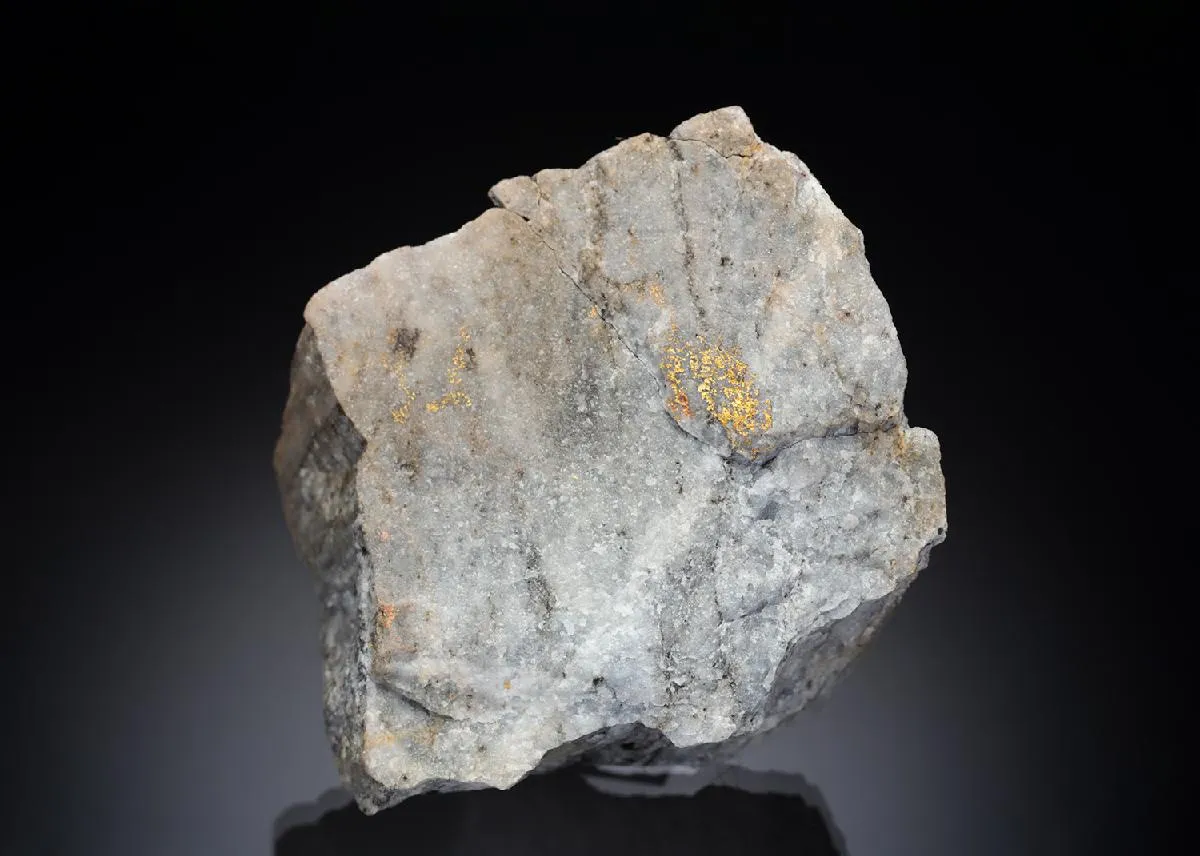 NATIVE Gold - image 1