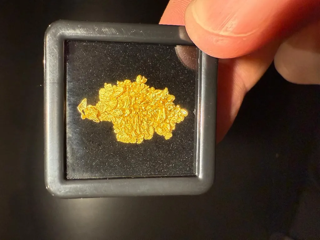 NATIVE Gold image
