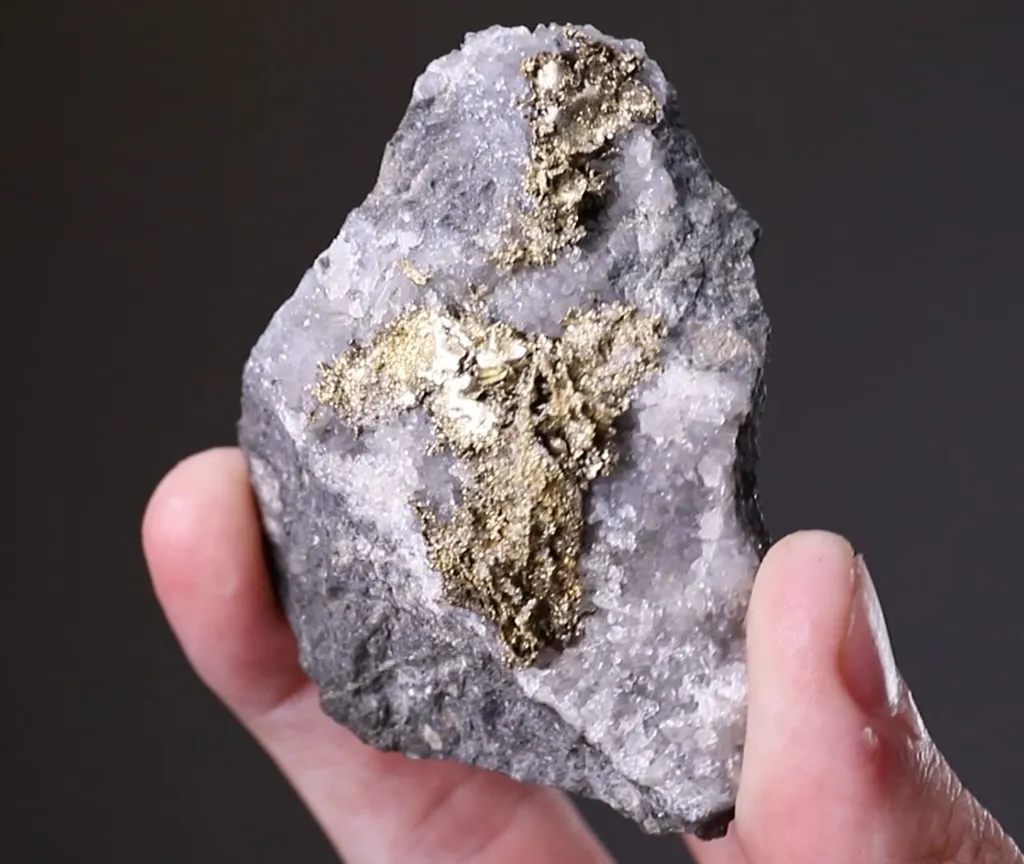 NATIVE Gold - image 2