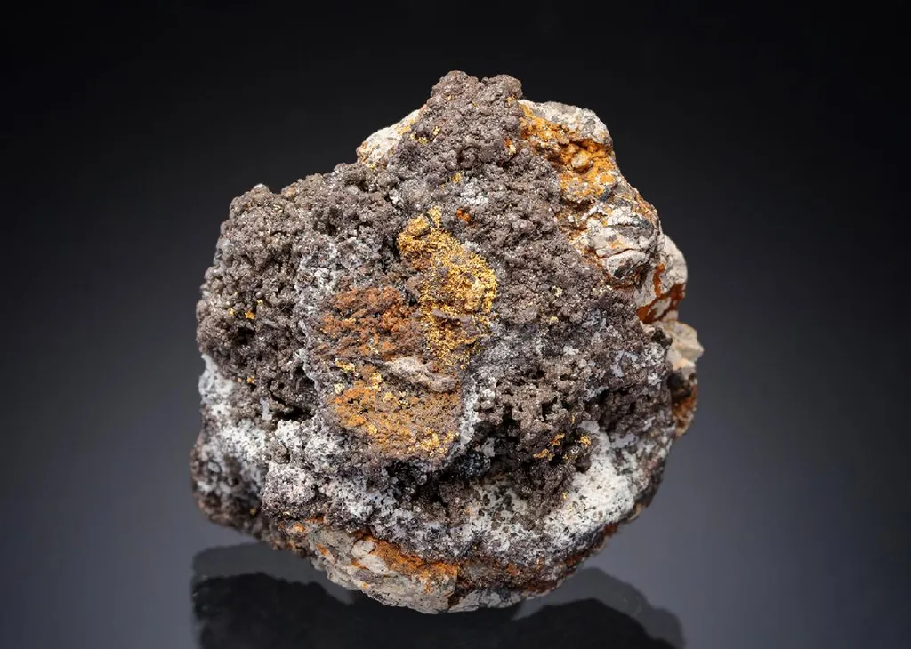 NATIVE Gold with Chlorargyrite
