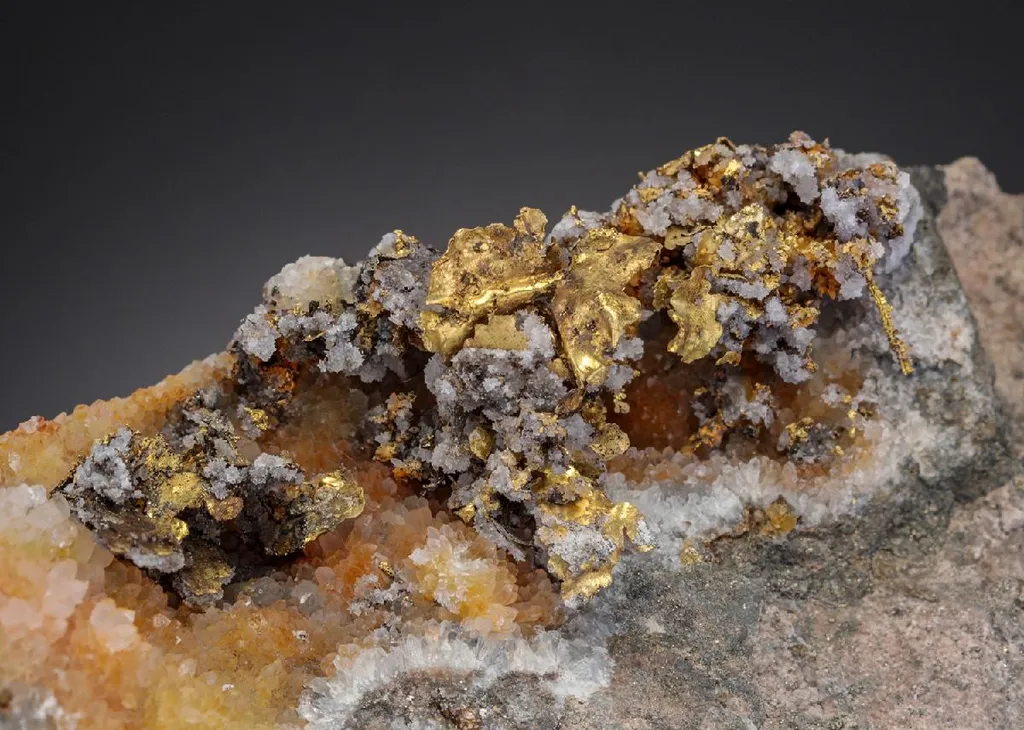 NATIVE Gold with Quartz image