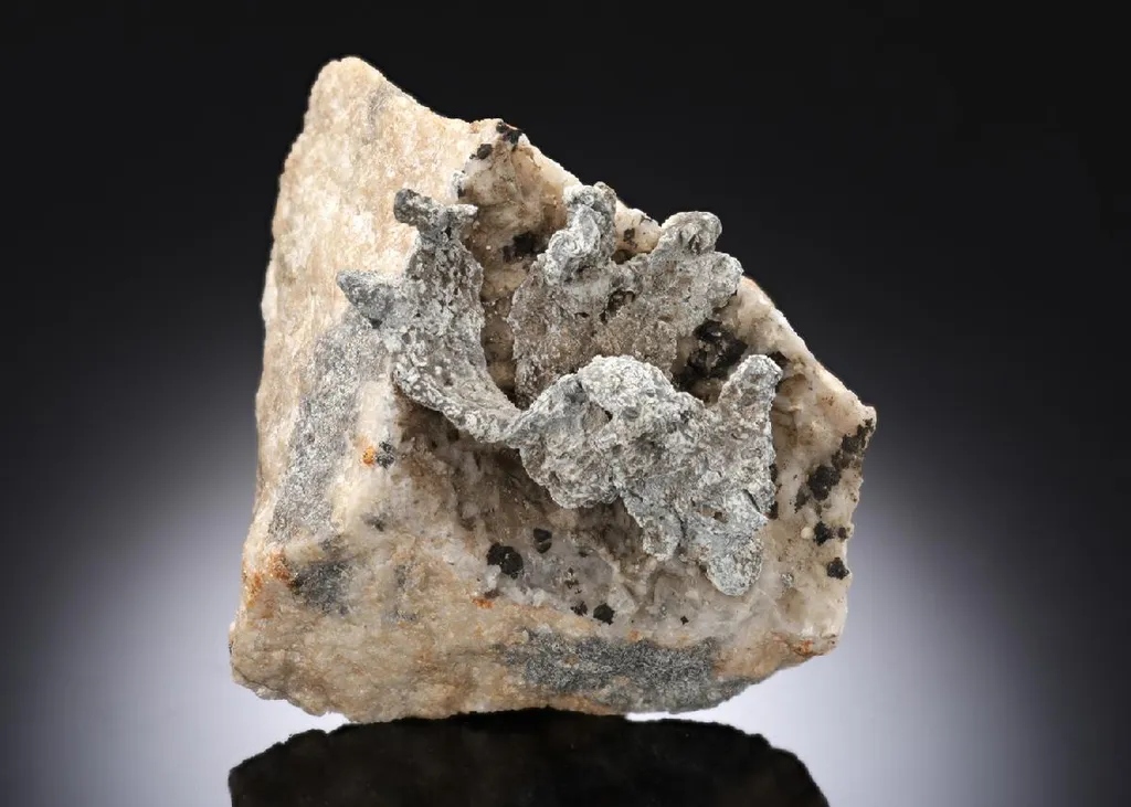 NATIVE Lead with PYROCHROITE image