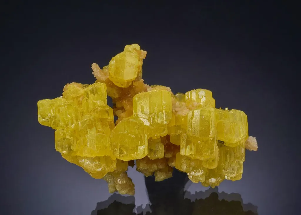 NATIVE SULPHUR image