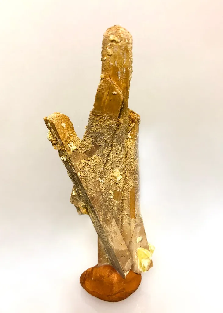 NATIVE Sulphur on Stibiconite ps. after Stibnite image