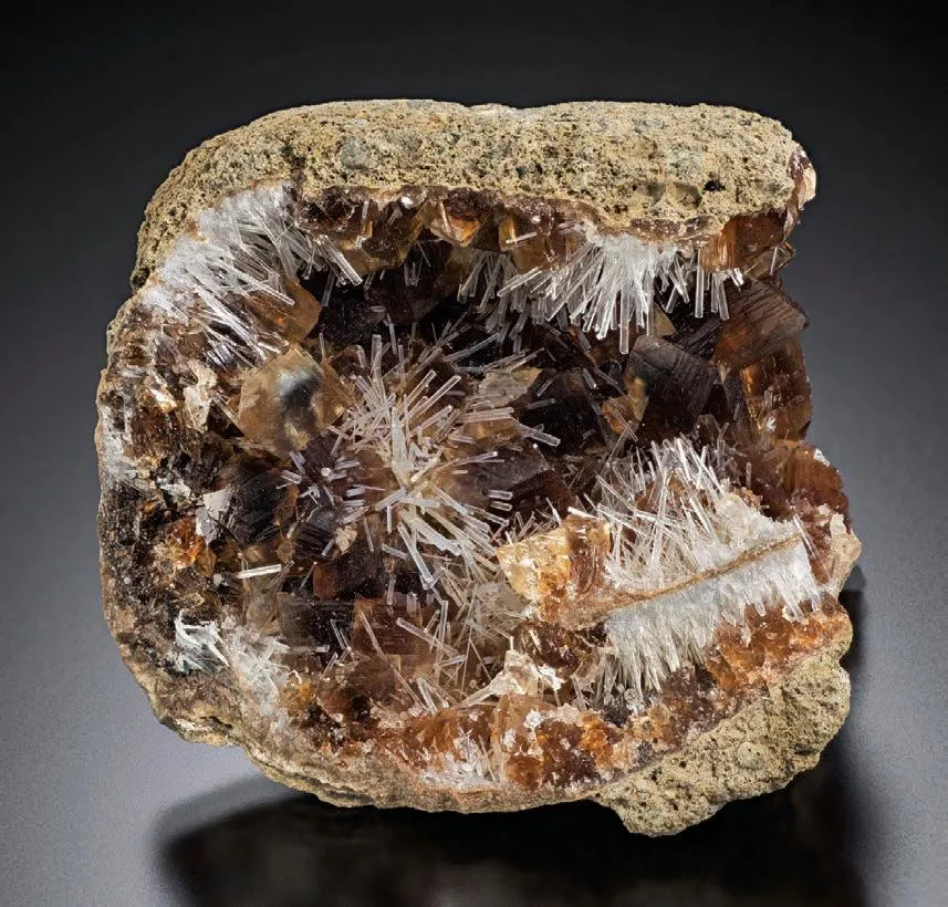 Natrolite, Calcite - image 1