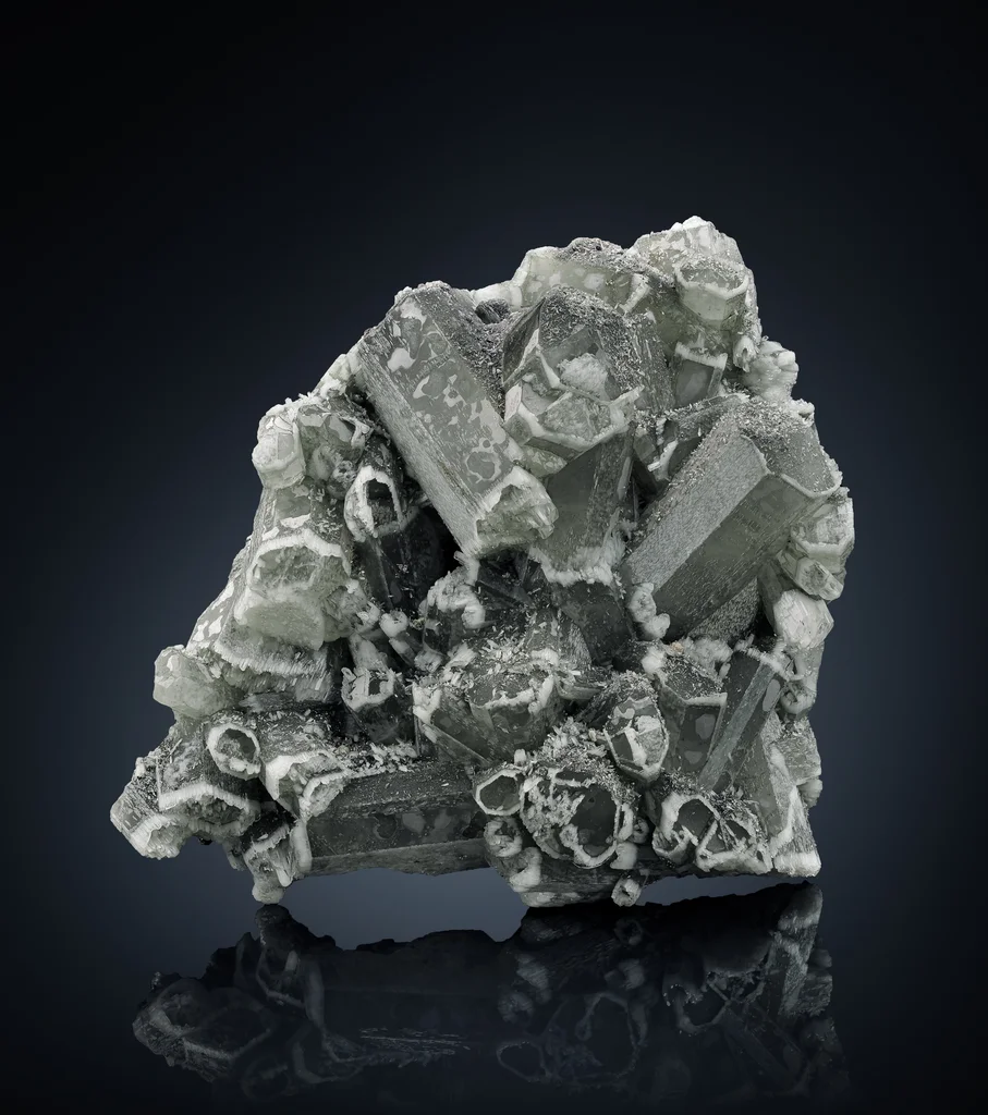 Natrolite from Kirovskii apatite mine, Kukisvumchorr Mt, Murmansk Oblast, Russia image