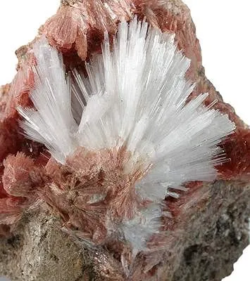 Natrolite, Inesite - image 2