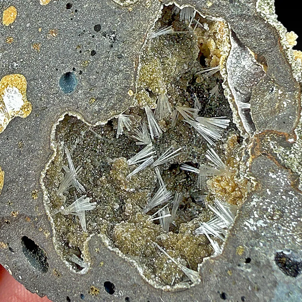 Natrolite with Analcime image