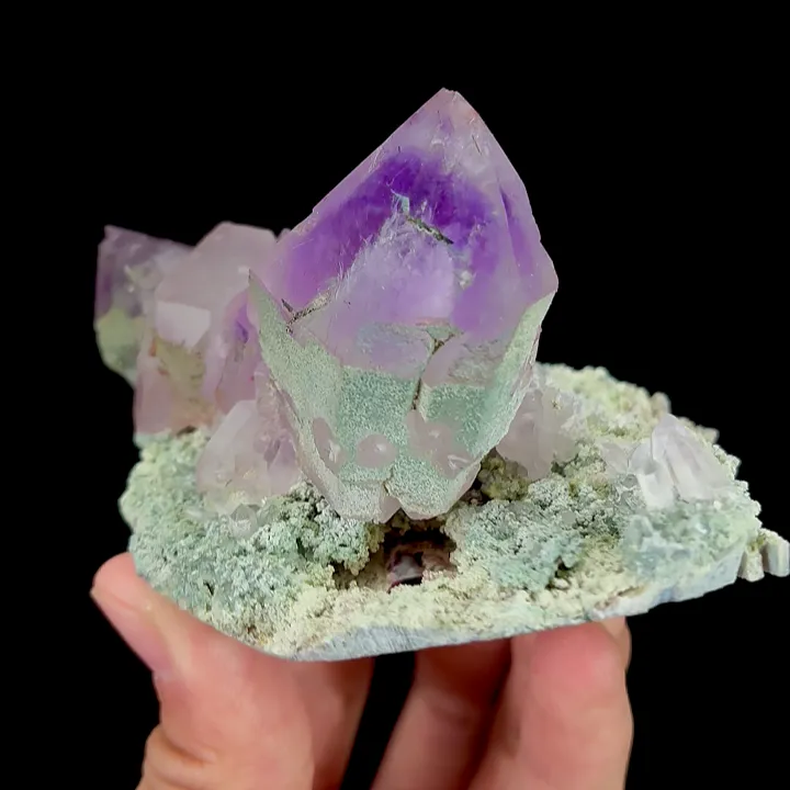 Natural Amethyst Cluster, Mineral Specimen: Bolivia (100*75*55MM) image