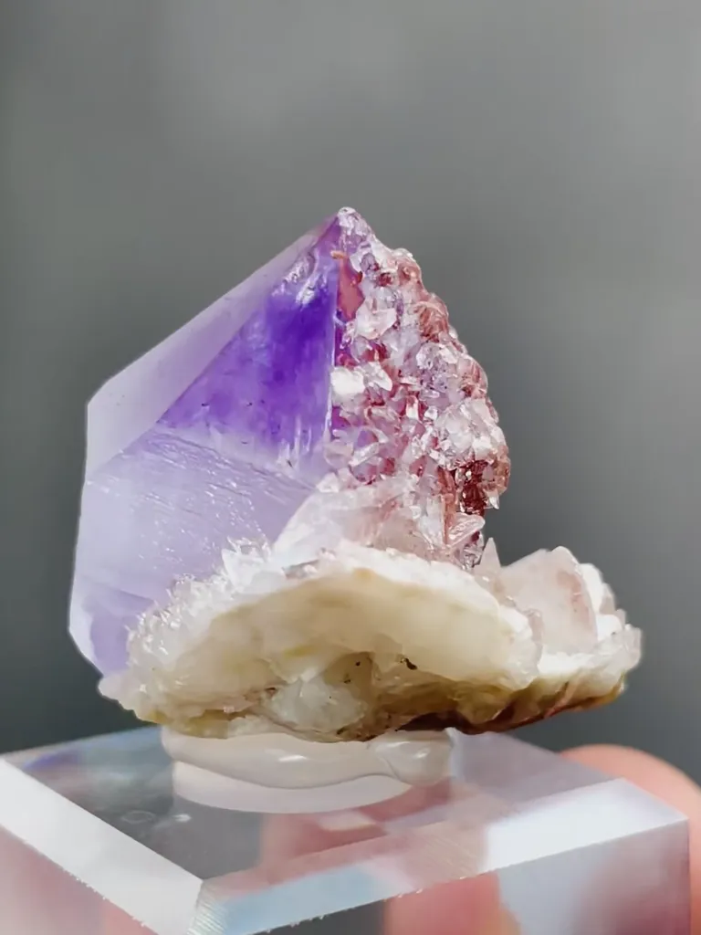 Natural Amethyst comes from Daye,Hubei  25*25*25MM image