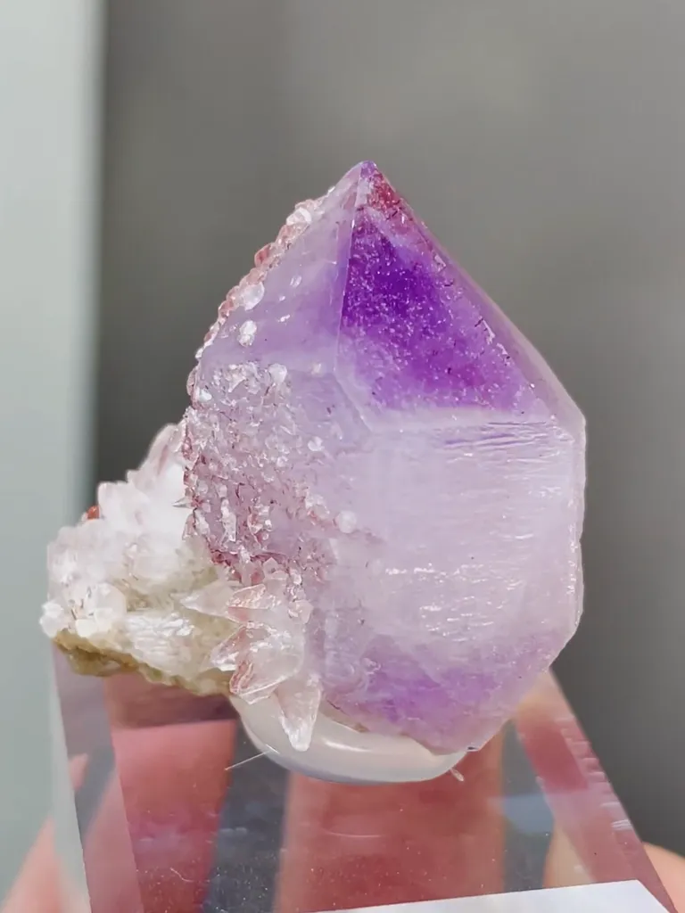 Natural Amethyst comes from Daye,Hubei  25*25*25MM - image 3