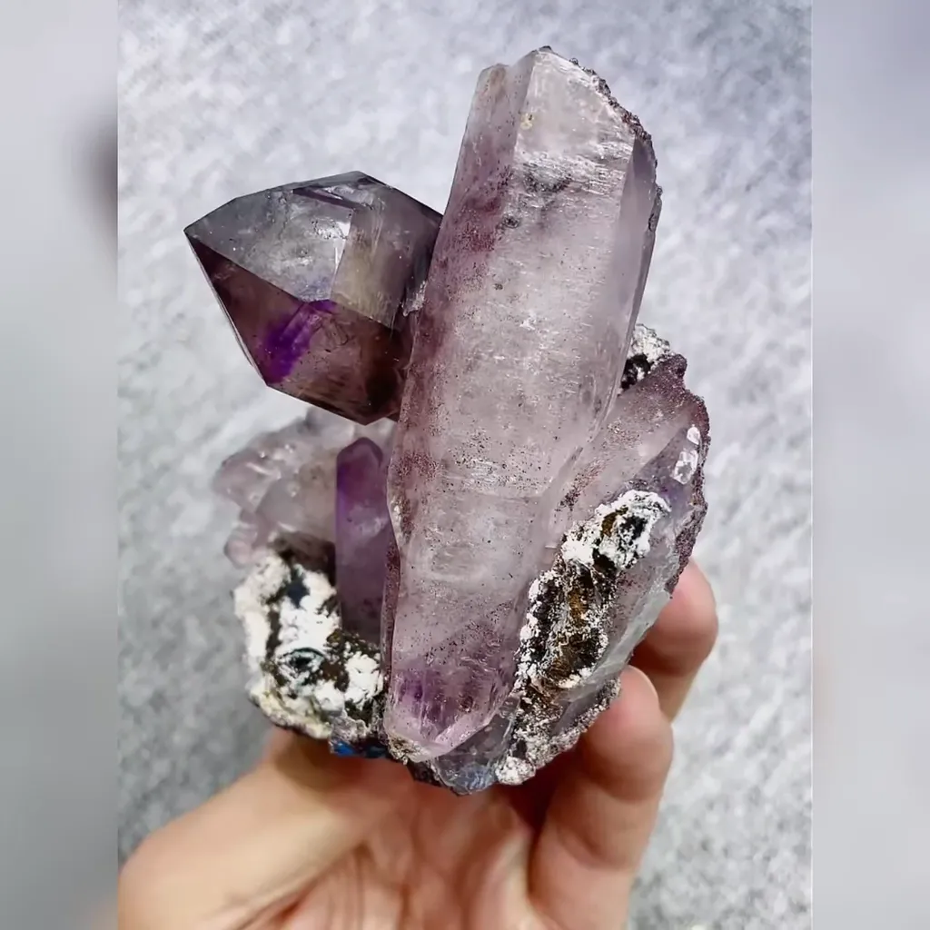 Natural Amethyst Towers comes from Zimbabwe 80*75*70MM image
