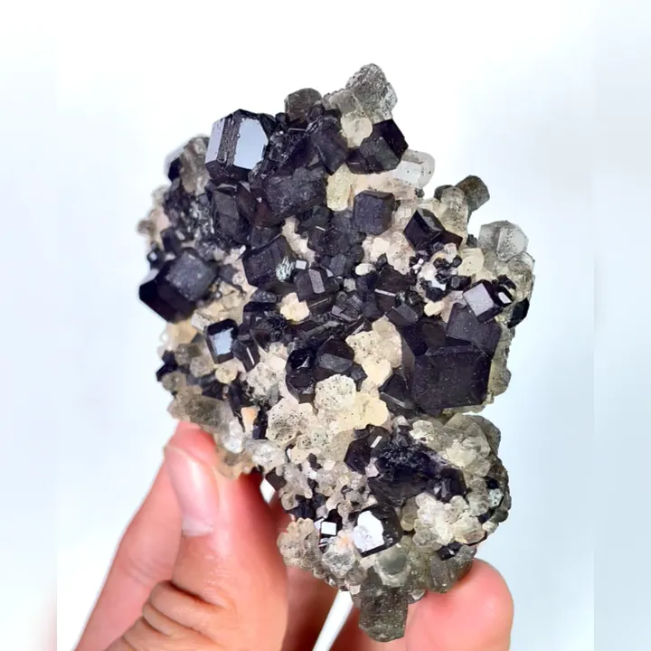 Natural Andradite and Quartz, Mineral Specimen: Inner Mongolia,China (80*55*45MM) - image 4