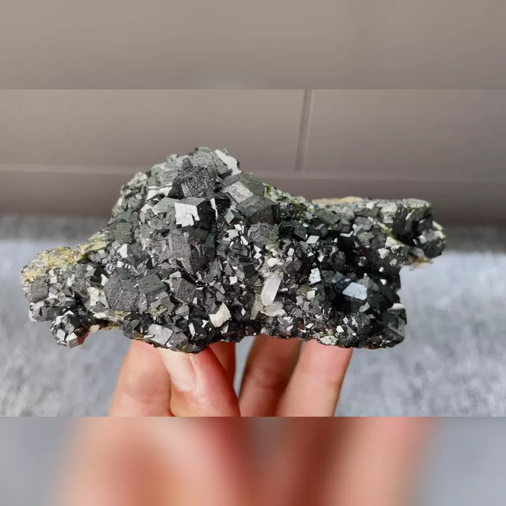 Natural Andradite comes from Huanggangliang,Inner Mongolia 115*50*40MM image