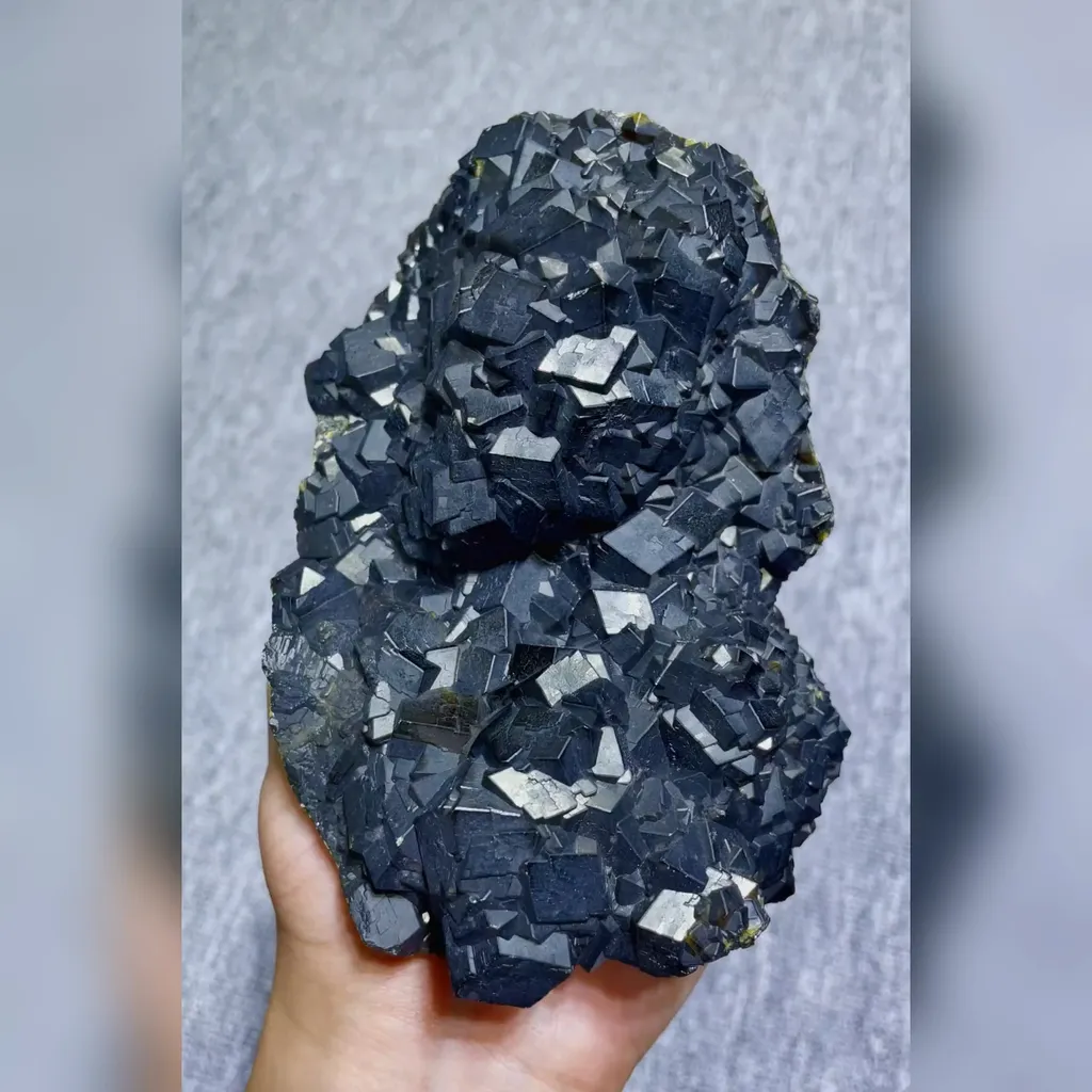 Natural Andradite comes from Huanggangliang,Inner Mongolia 95*155*50MM - image 4