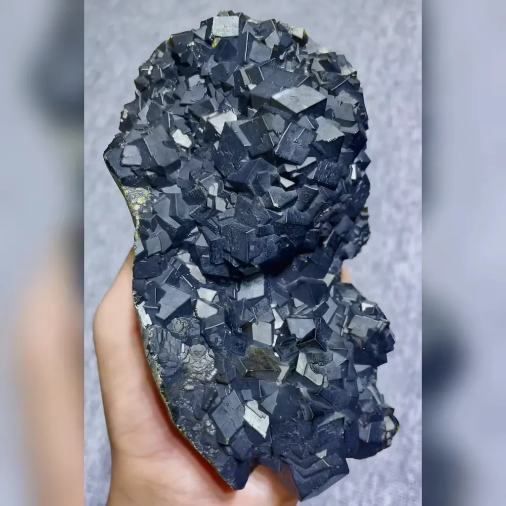 Natural Andradite comes from Huanggangliang,Inner Mongolia 95*155*50MM - image 3