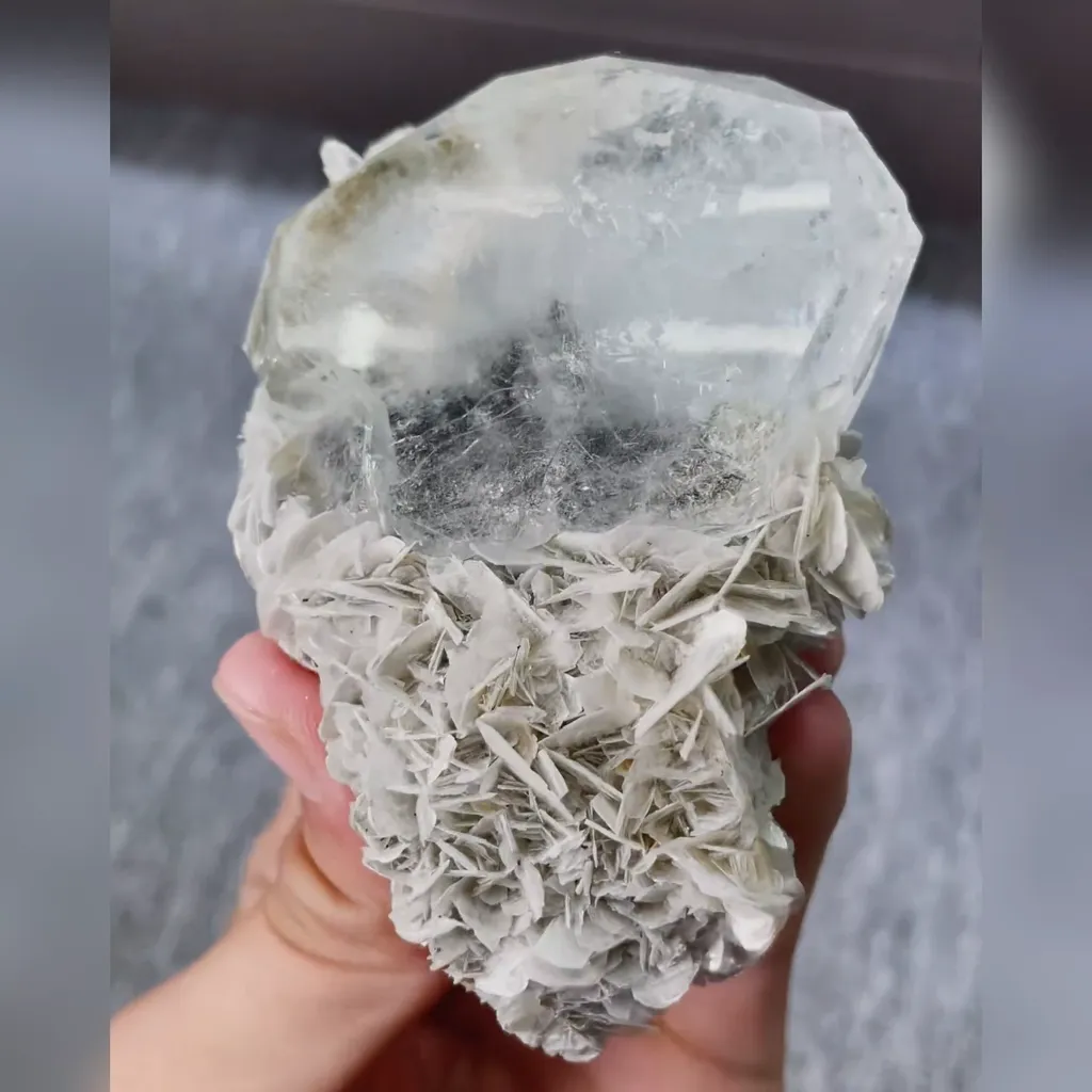 Natural Aquamarine and Mica Flakes Symbiosis comes from Xuebaoding,Hunan 60*90*25MM - image 2