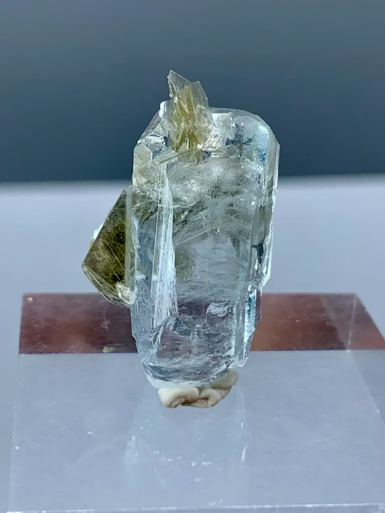 Natural Aquamarine Crystal with Golden Muscovite Mica Specimen | Pakistan Beryl Collector Piece Gilgit-Baltistan, Nagar District, Nagar - image 2
