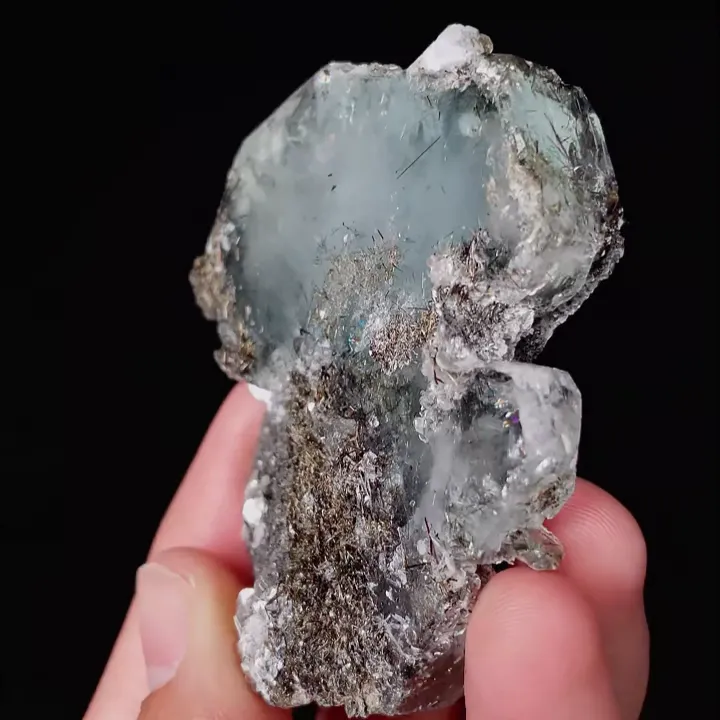 Natural Aquamarine, Mineral Specimen:Xuebaoding,Sichuan (60*65*25MM) image