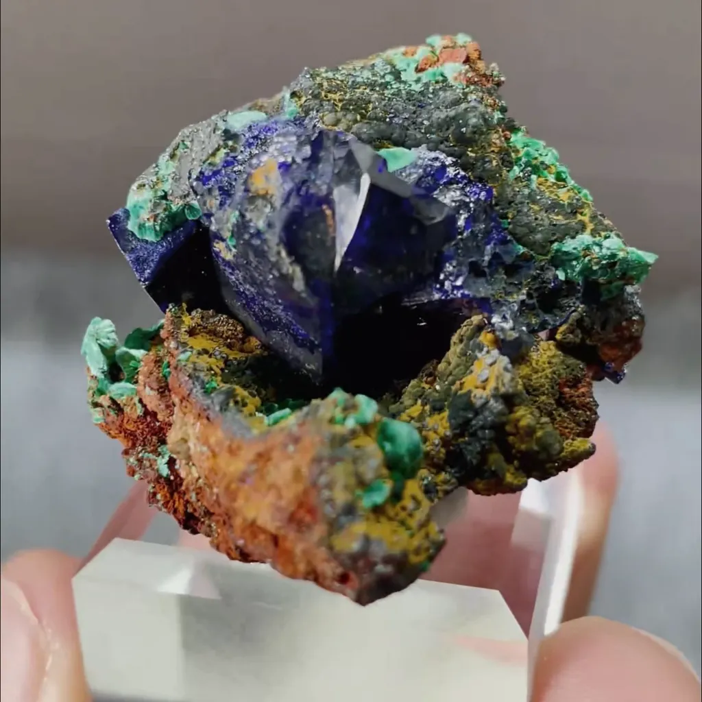 Natural Azurite and Malachite Symbiosis comes from Anhui,China 30*25*25MM - image 3