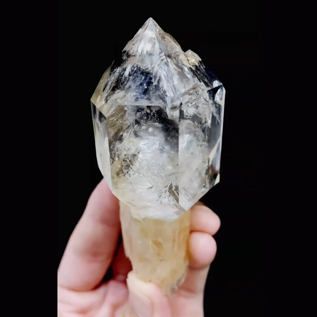 Natural Backbone Quartz comes from Madagascar 40*95*30MM - image 2