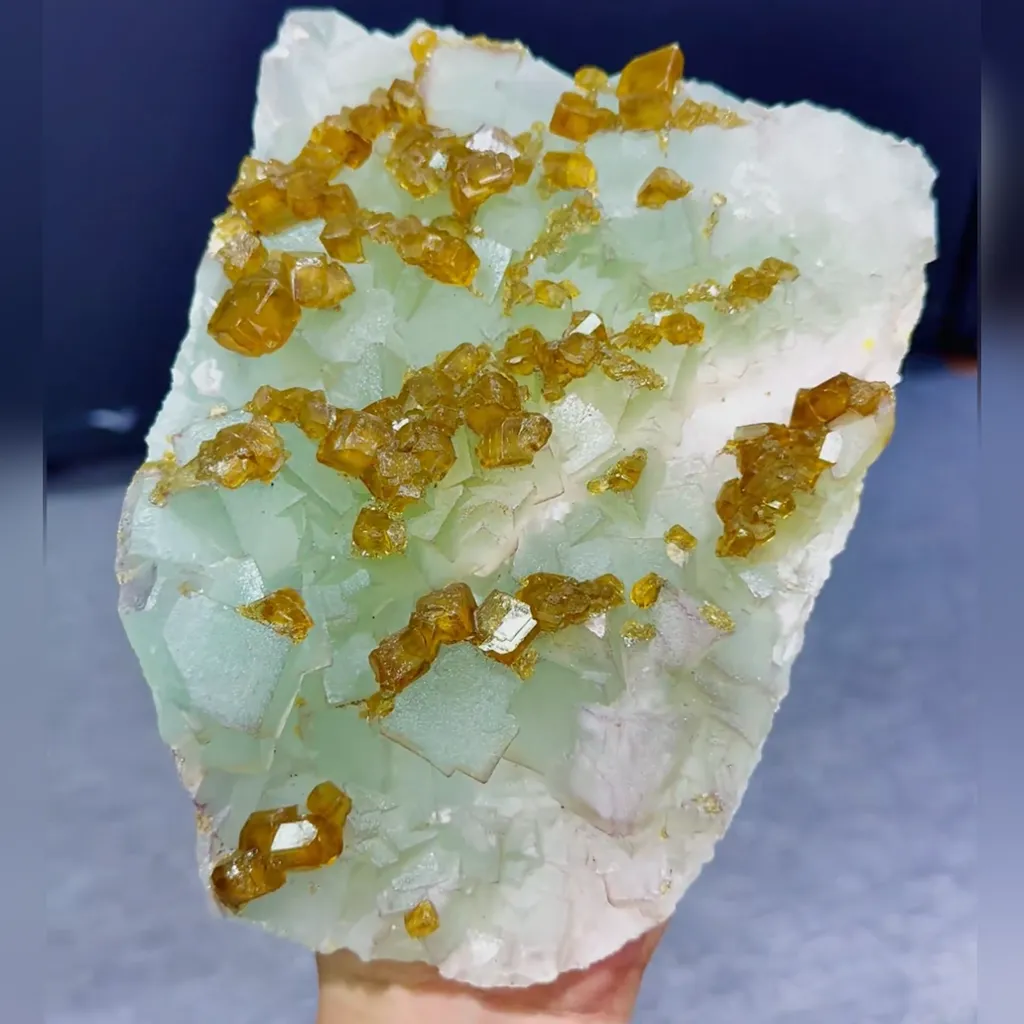 Natural Barite and Green Fluorite Symbiosis comes from Jiangxi,China 140*180*50MM - image 2