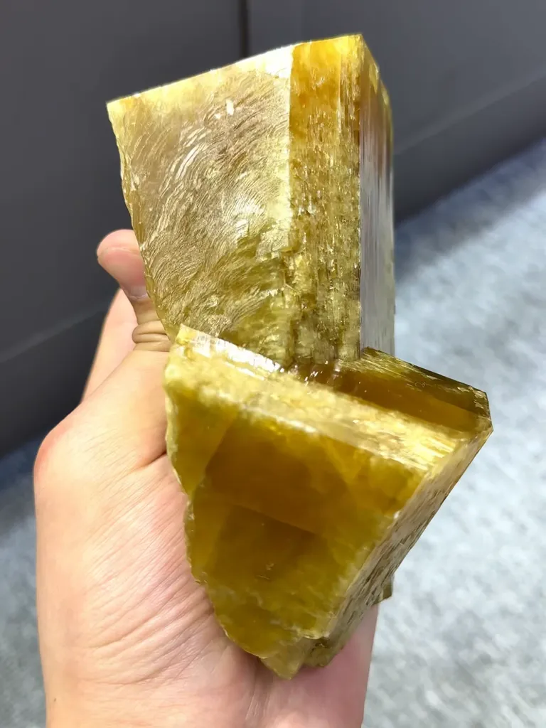 Natural Barite comes from Jiangxi，China 120*90*60MM - image 2