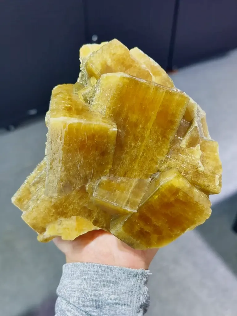 Natural Barite comes from Jiangxi,China 155*125*70MM image