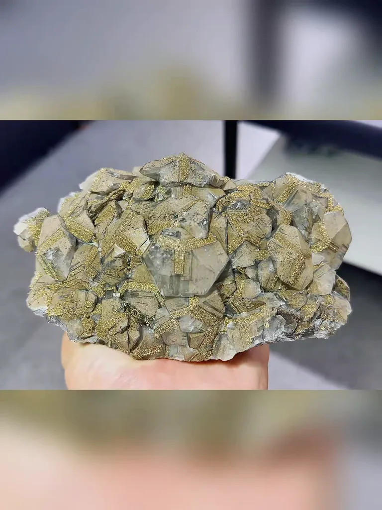 Natural Benz Calcite comes from Fujian,China 160*90*60MM image
