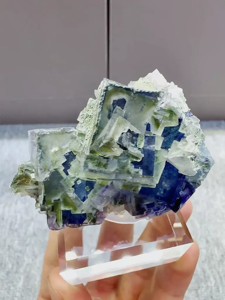 Natural Bicolor Cubic Phantom Fluorite comes from Yaogangxian,Hunan 53*35*32MM - image 2