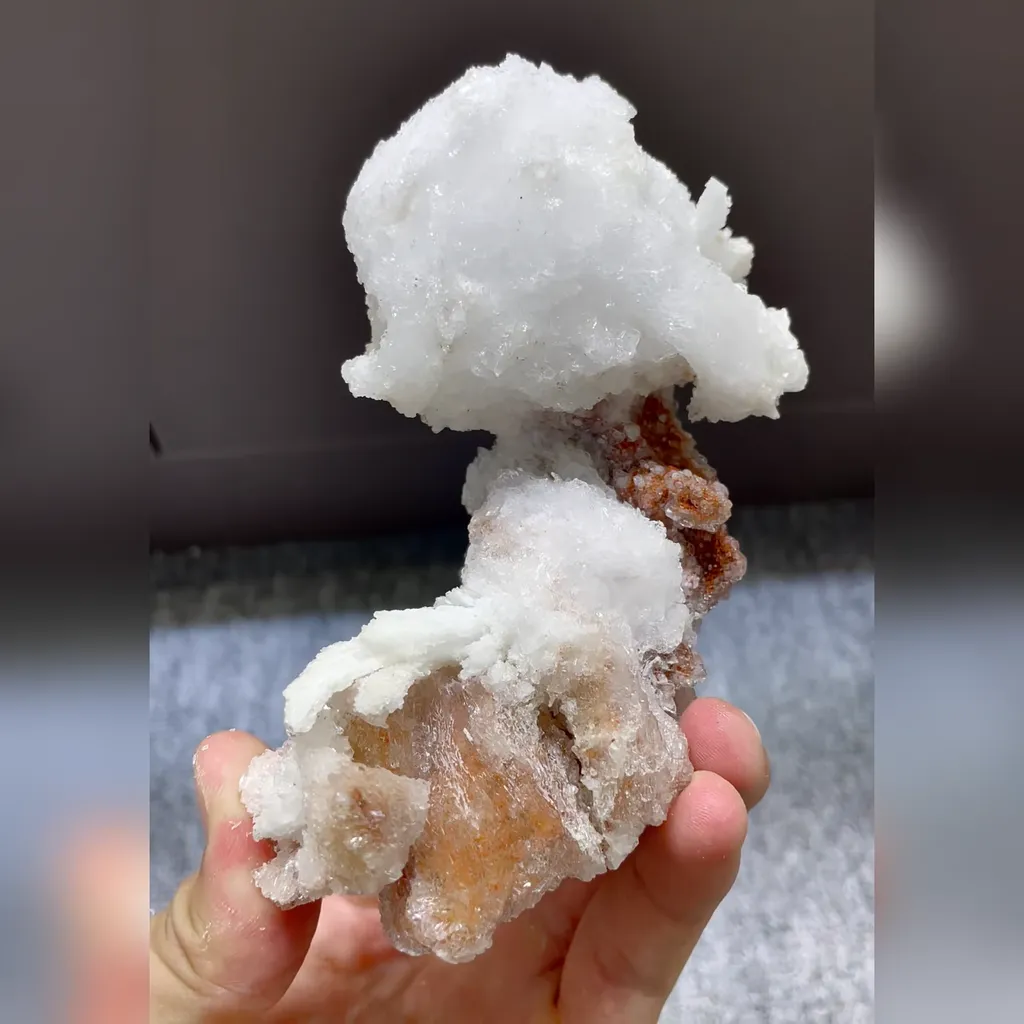 Natural Bicolour Calcite comes from Daye,Hubei 125*65*40MM - image 3