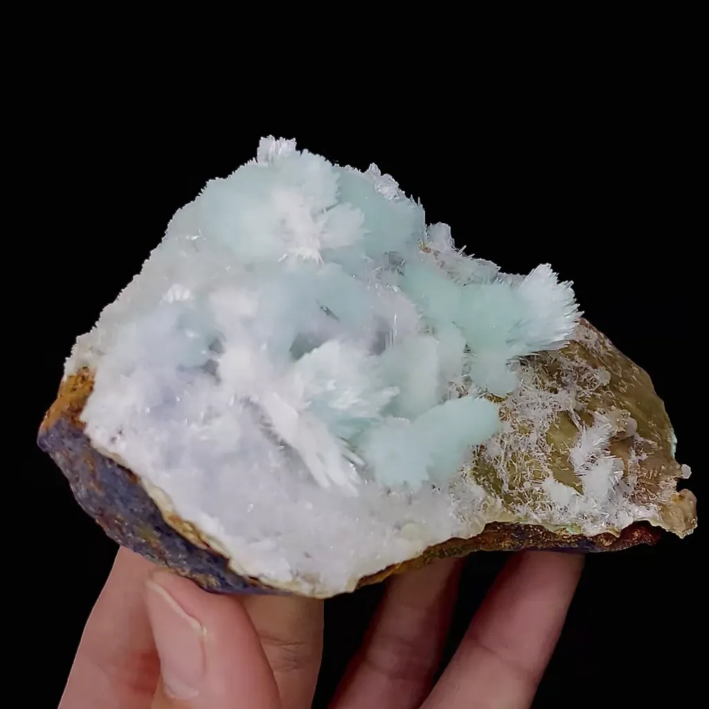Natural Blue Aragonite comes from Wenshan,Yunnan 105*65*35MM - image 2