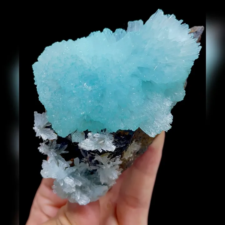 Natural Blue Aragonite comes from Wenshan,Yunnan 105*70*40MM - image 2