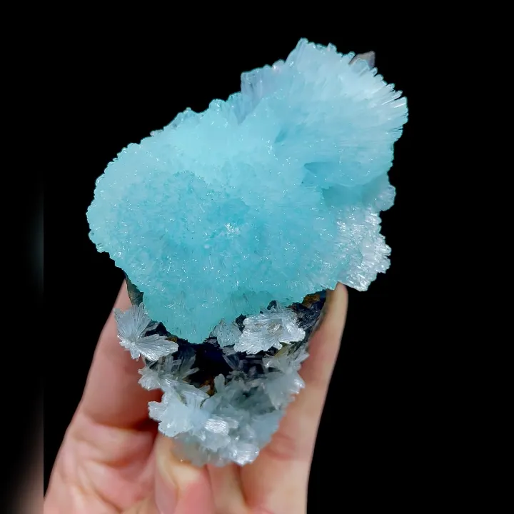 Natural Blue Aragonite comes from Wenshan,Yunnan 105*70*40MM - image 6