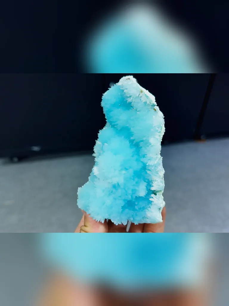 Natural Blue Aragonite comes from Wenshan,Yunnan 110*50*80MM - image 2