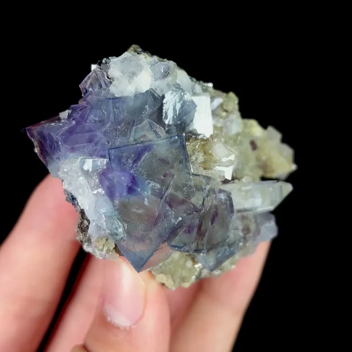 Natural Blue Cube Fluorite and Quartz, Mineral Specimen: Yaogangxian,Hunan (40*70*35MM) - image 3