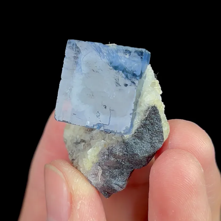 Natural Blue Cube Fluorite, Mineral Specimen:Yaogangxian,Hunan (25*30*20MM) image