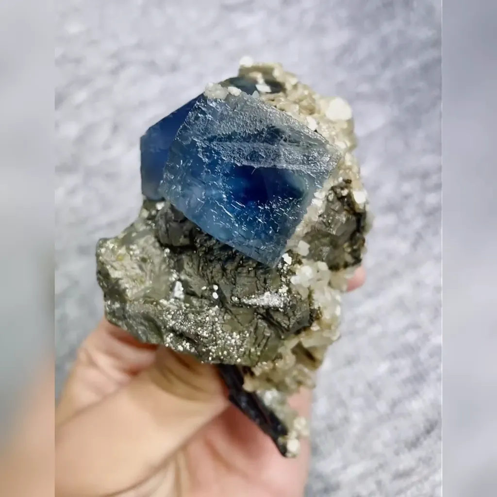 Natural Blue Cubic Fluorite and Arsenopyrite and Tourmaline Symbiosis comes from Yaogangxian,Hunan  90*60*50MM - image 5