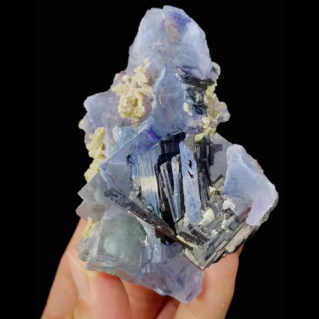 Natural Blue Cubic Fluorite and Black Wolframite Symbiosis comes from Yaogangxian,Hunan 60*85*35MM image